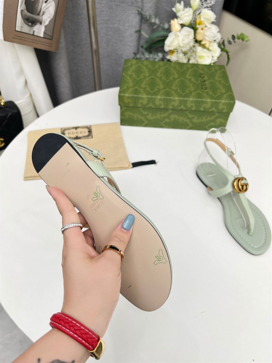 GUCCI WOMEN’S DOUBLE G THONG SANDAL LIGHT GREEN LEATHER – GSL019