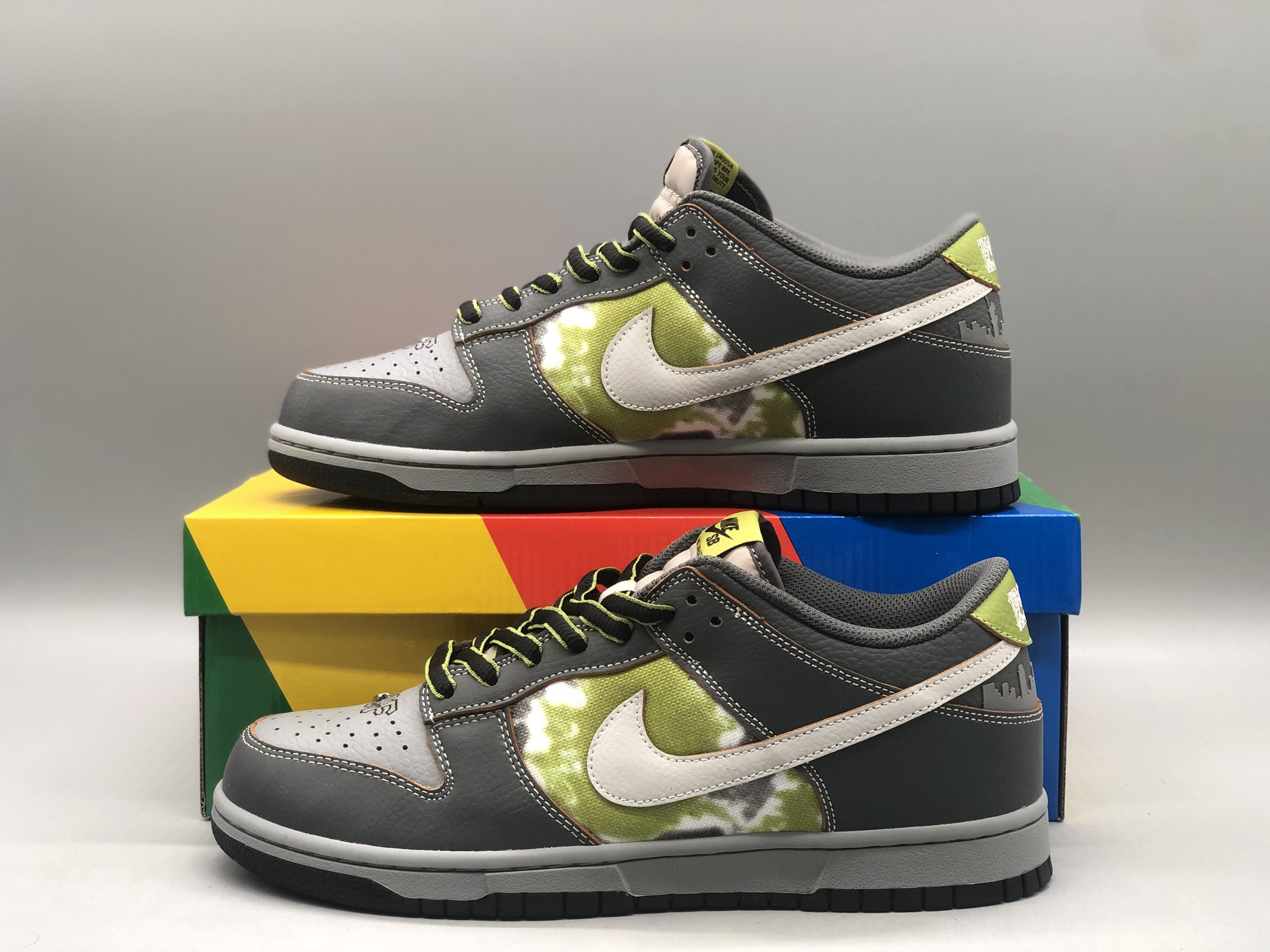 Nike SB Dunk Low HUF Wait, What!? (Friends and Family)