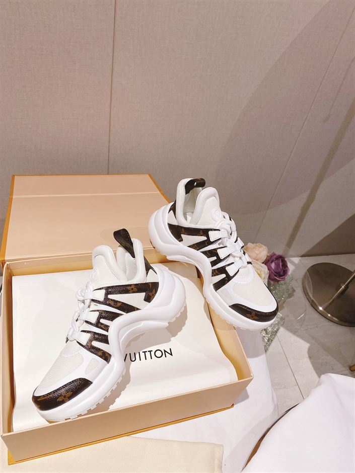 LOUIS VUITTON ARCHLIGHT TRAINERS – LVS106
