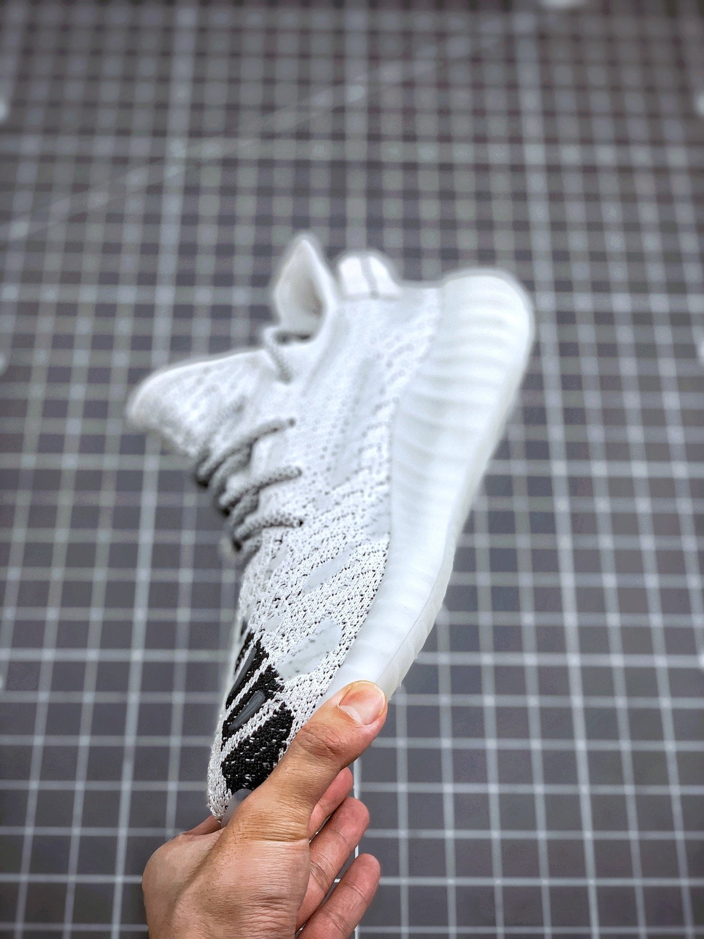 Adidas YEEZY BOOST 350 V3