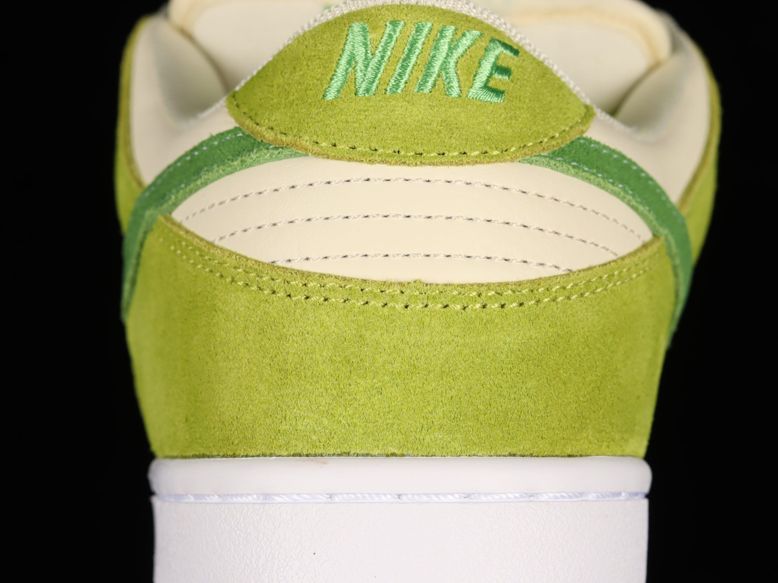 Nike SB Dunk Low Green Apple
