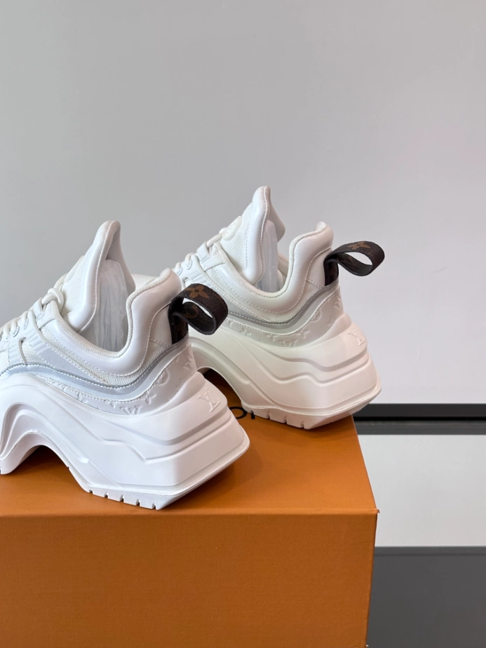 Louis Vuitton Archlight Sneaker – LVS218