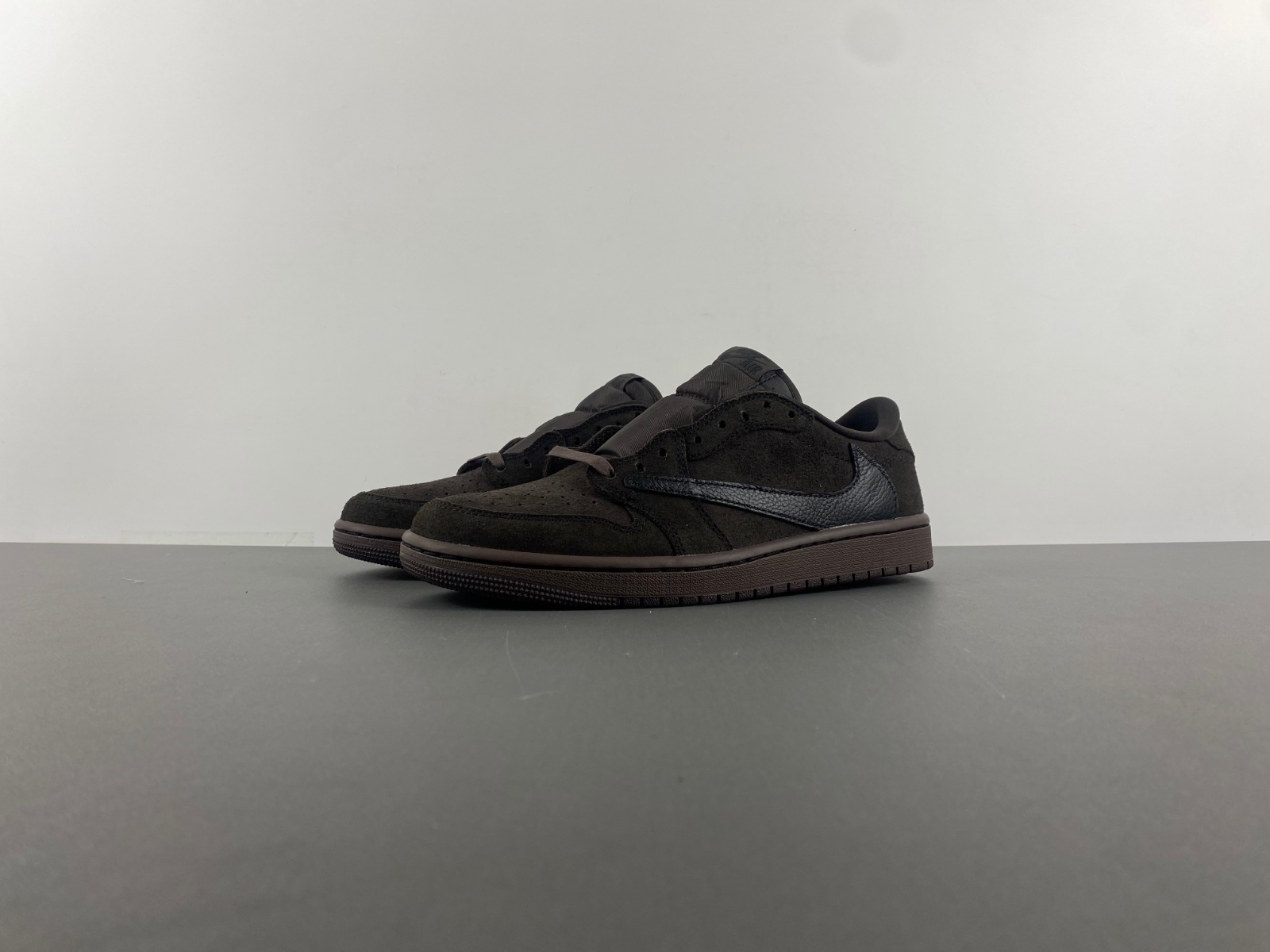 Travis Scott x Air Jordan 1 Retro Low OG SP Velvet Brown