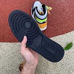 Air Jordan 1 University Gold