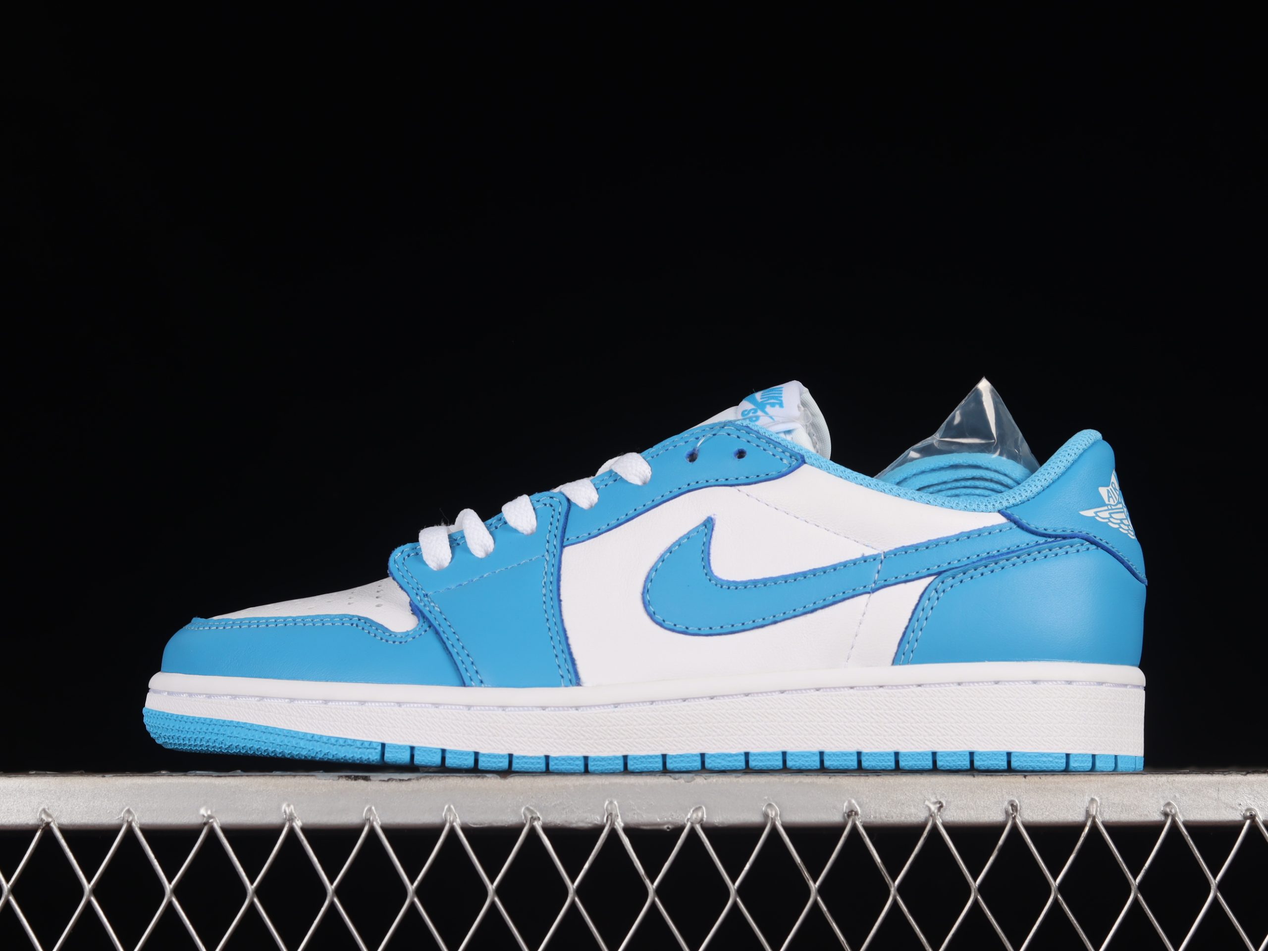 Jordan 1 Low SB UNC