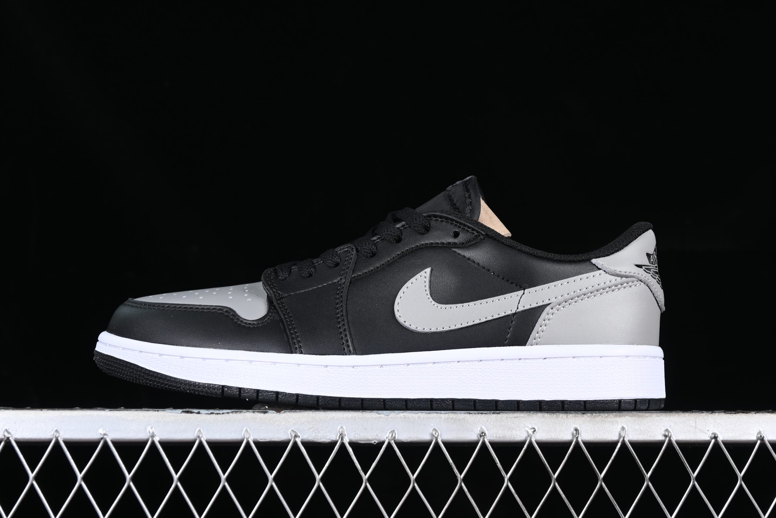 Air Jordan 1 Low OG Shadow