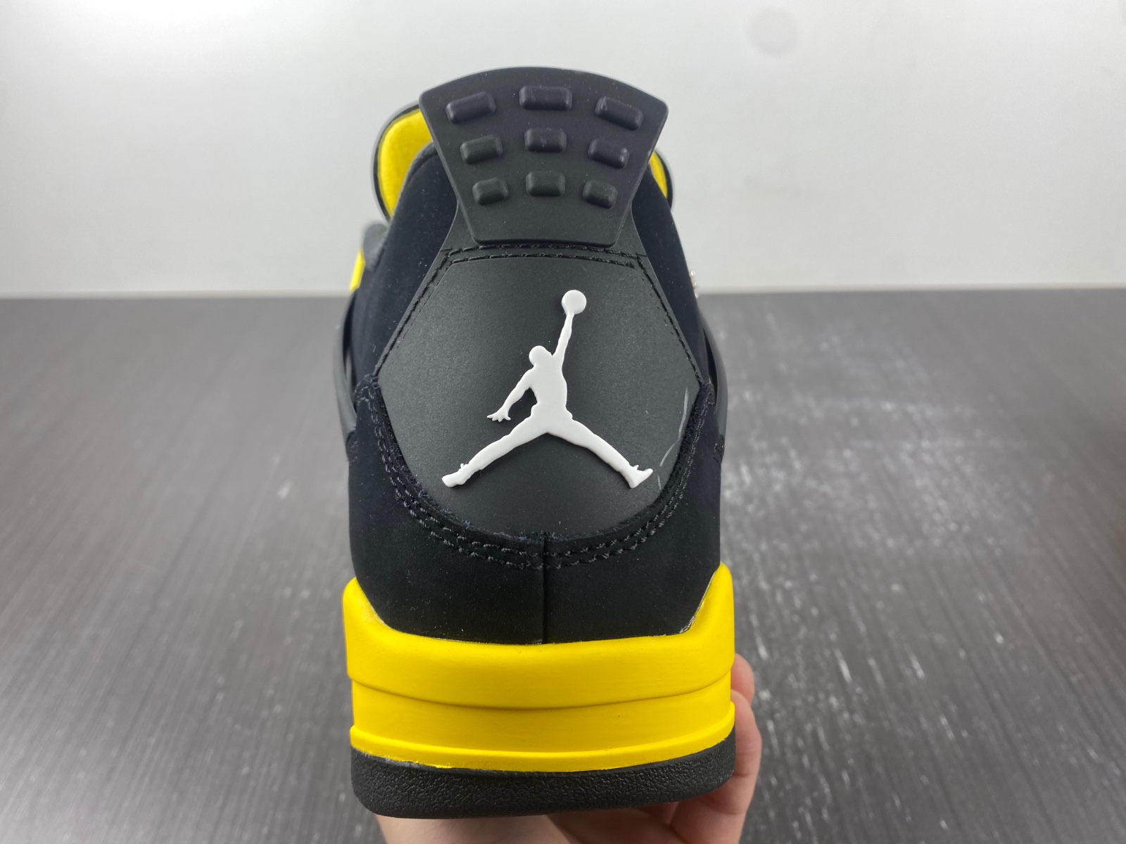 Jordan 4 Retro Thunder