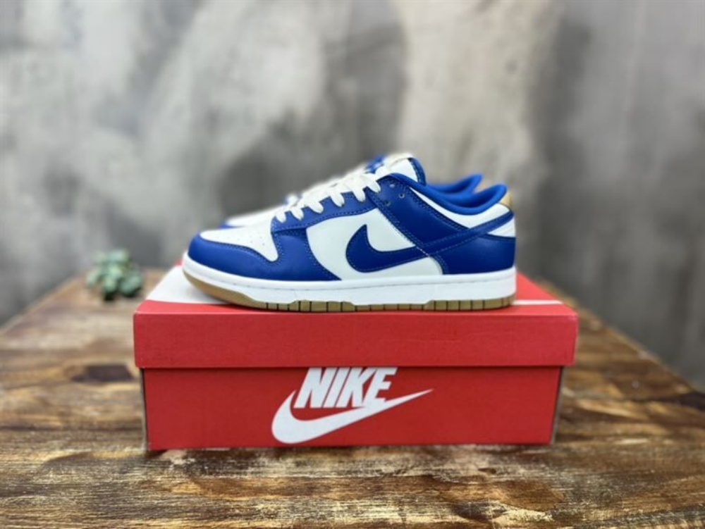 NIKE DUNK LOW KANSAS CITY RAYALS – NSN024
