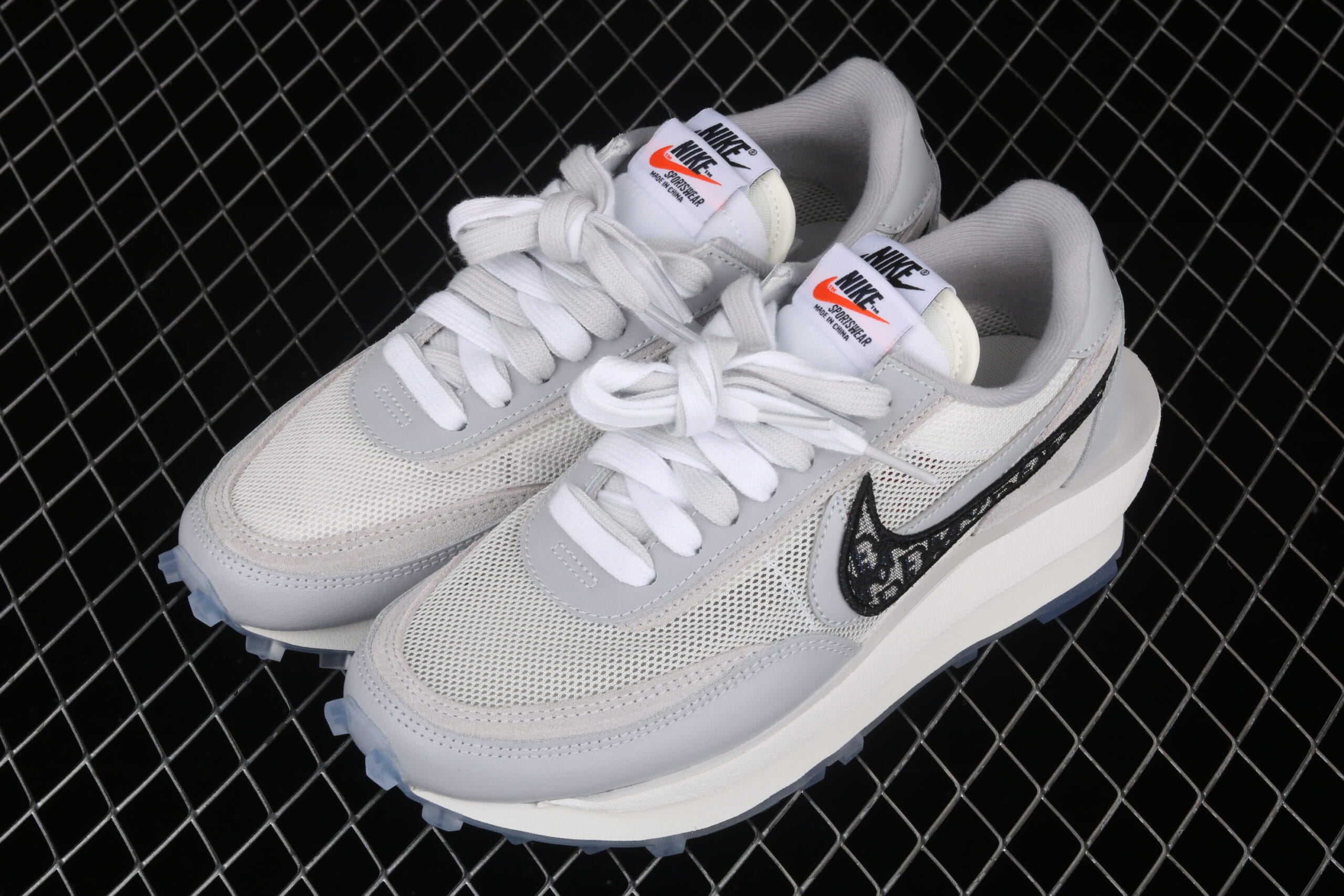 Dior x Sacai x Nk LVD Waffle Daybreak, Swoosh Silver