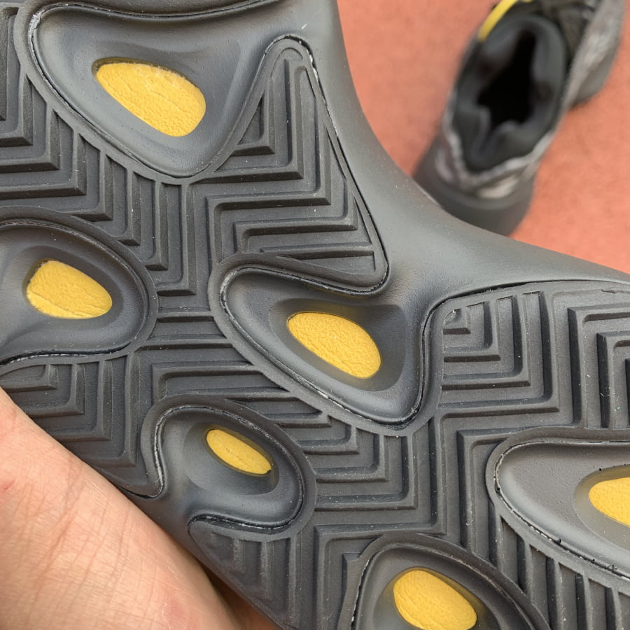 adidas Yeezy 700 V3 Alvah