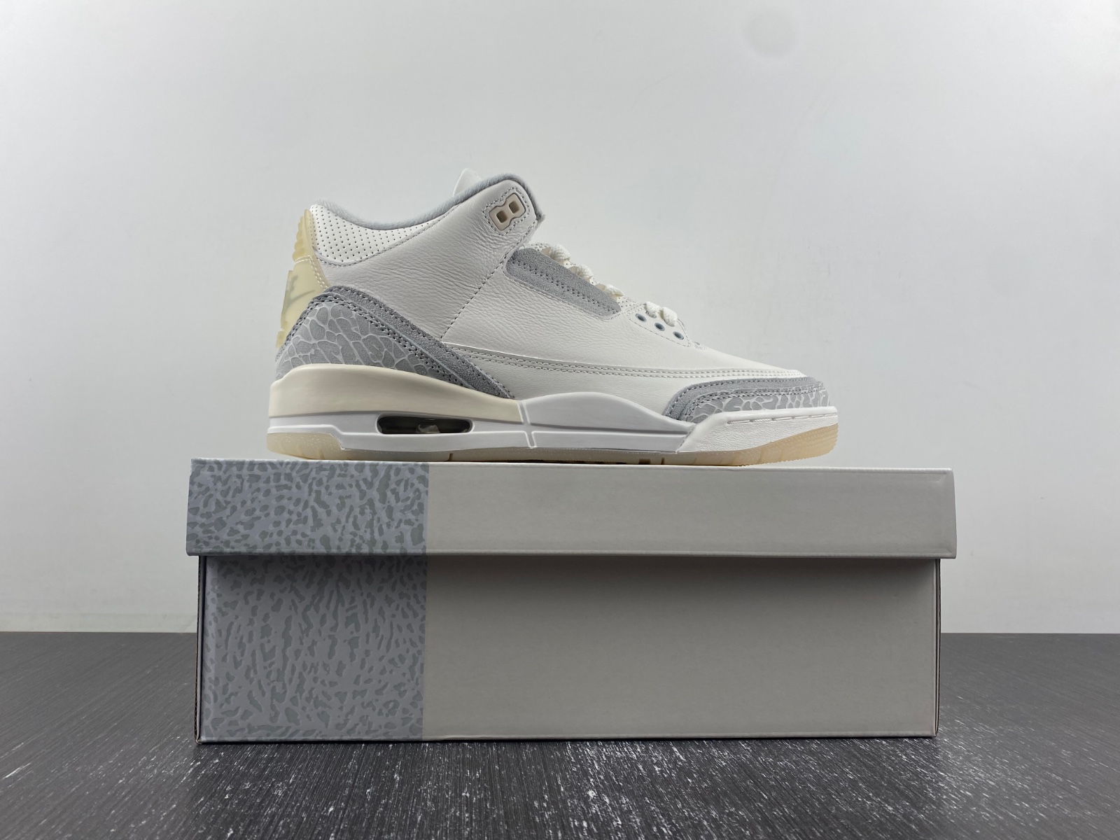Air Jordan 3 Retro SE Craft Ivory