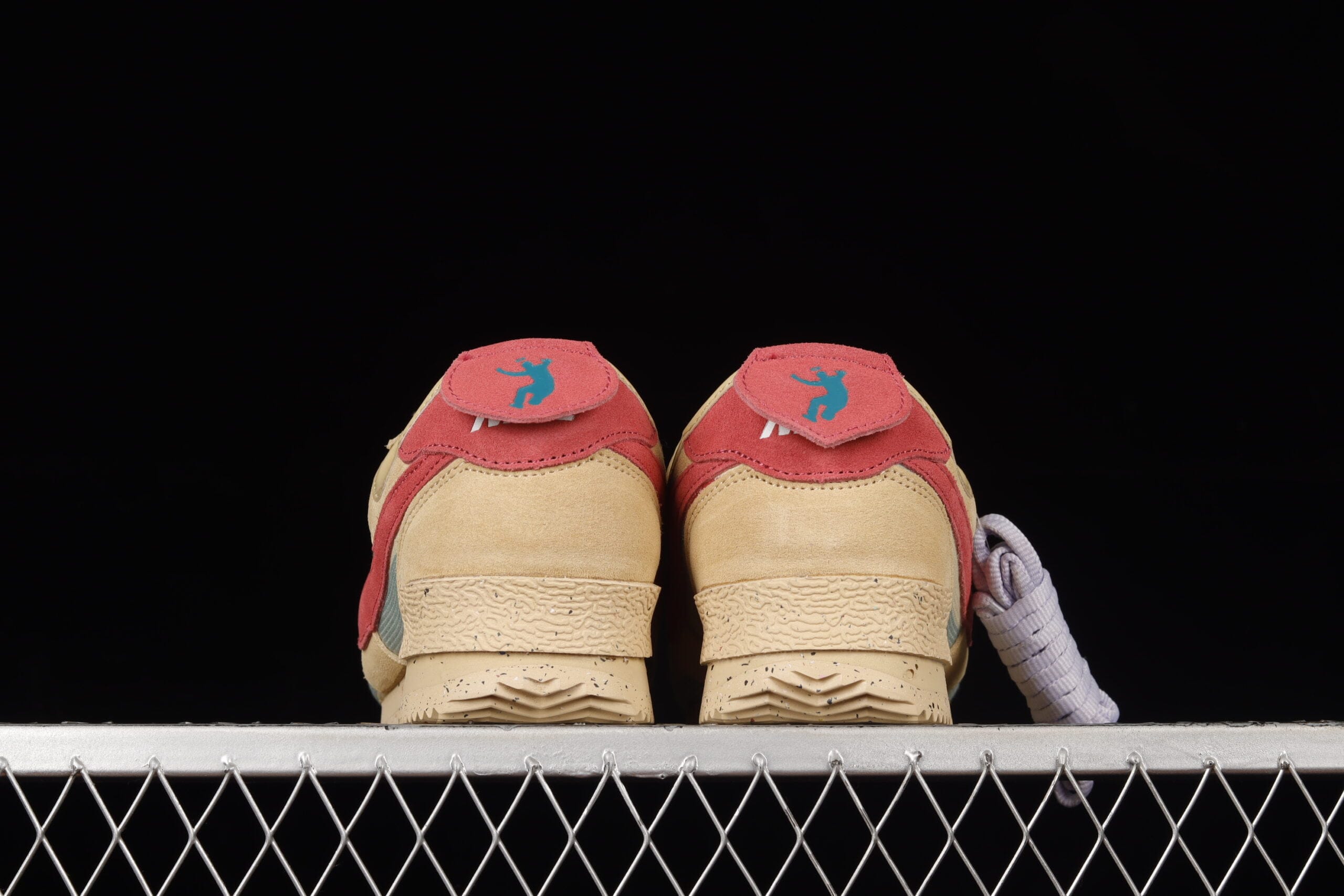 Nike Cortez, Union Sesame