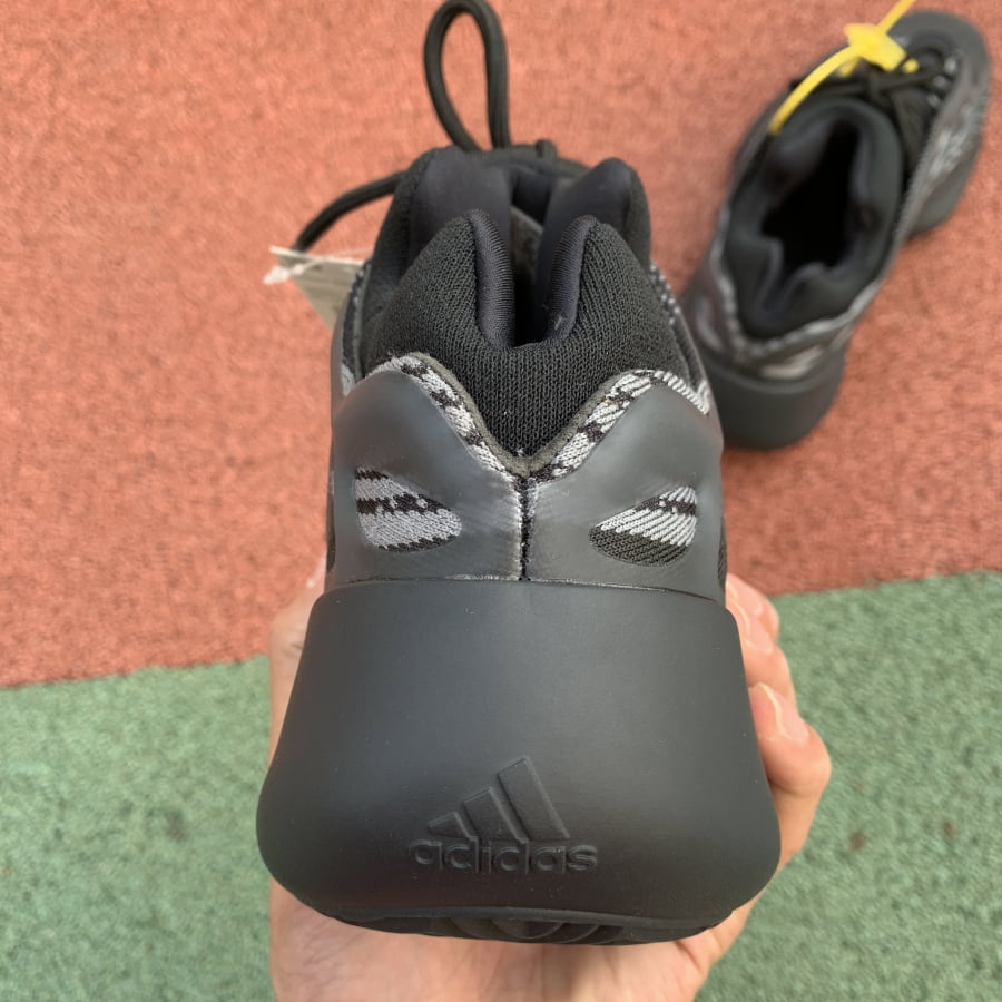 adidas Yeezy 700 V3 Alvah