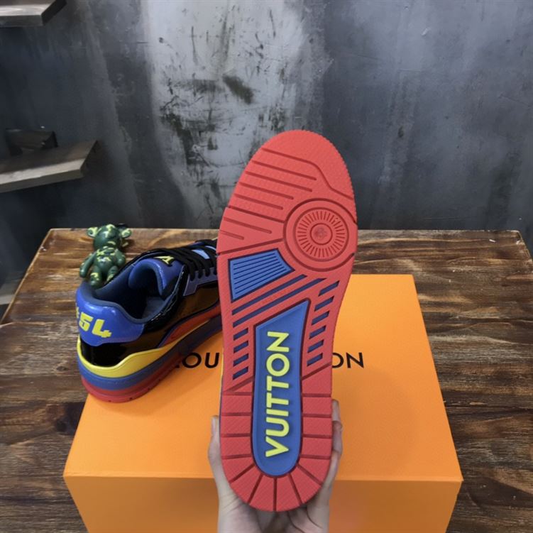 LOUIS VUITTON TRAINER SNEAKERS IN NAVY BLUE PATENT CANVAS – LVS034