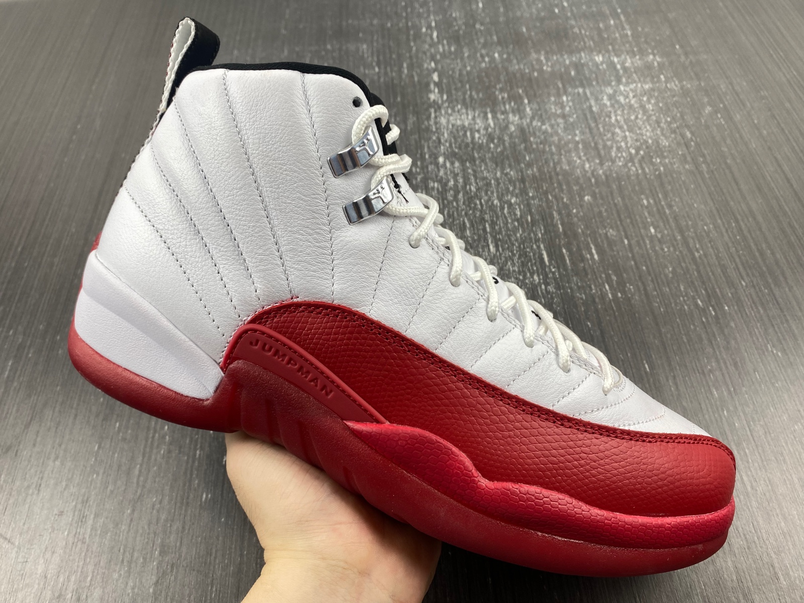 Air Jordan 12 Cherry
