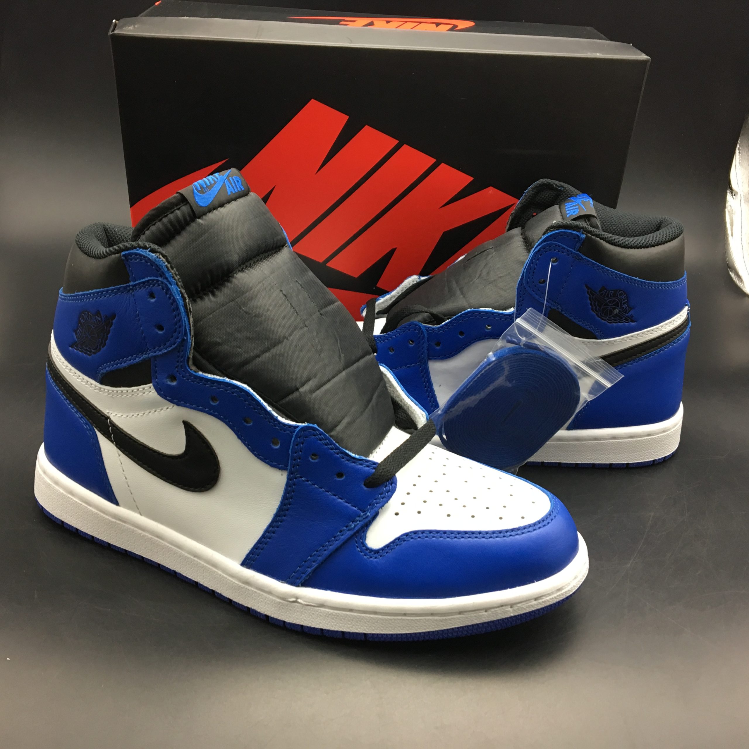 Air Jordan 1 Retro High OG Game Royal