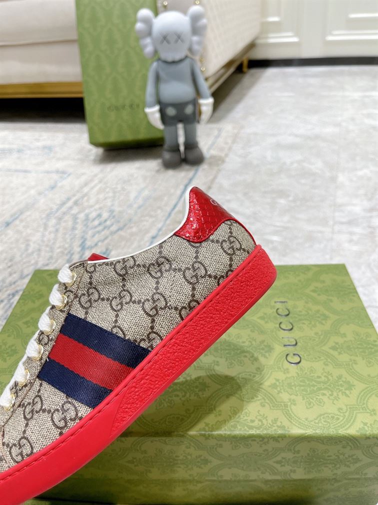 GUCCI ACE GG SUPREME SNEAKER – GCC091