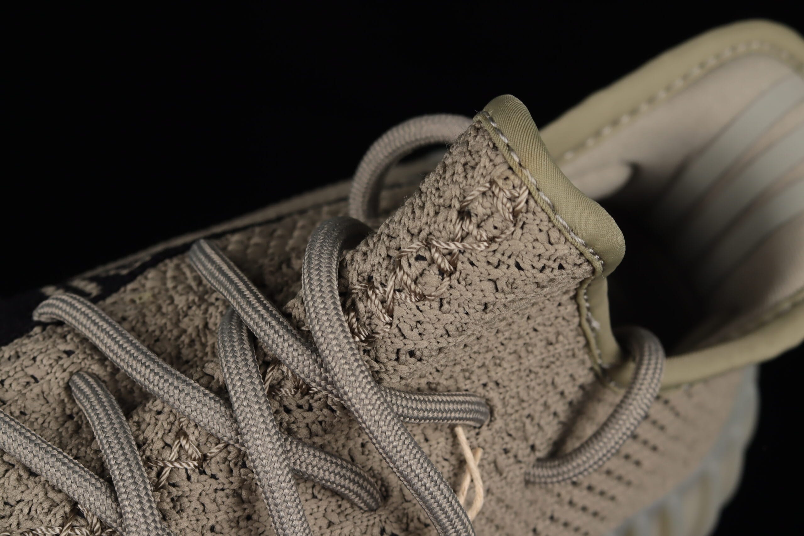 Ad Yeezy 350 Boost V2 Granit