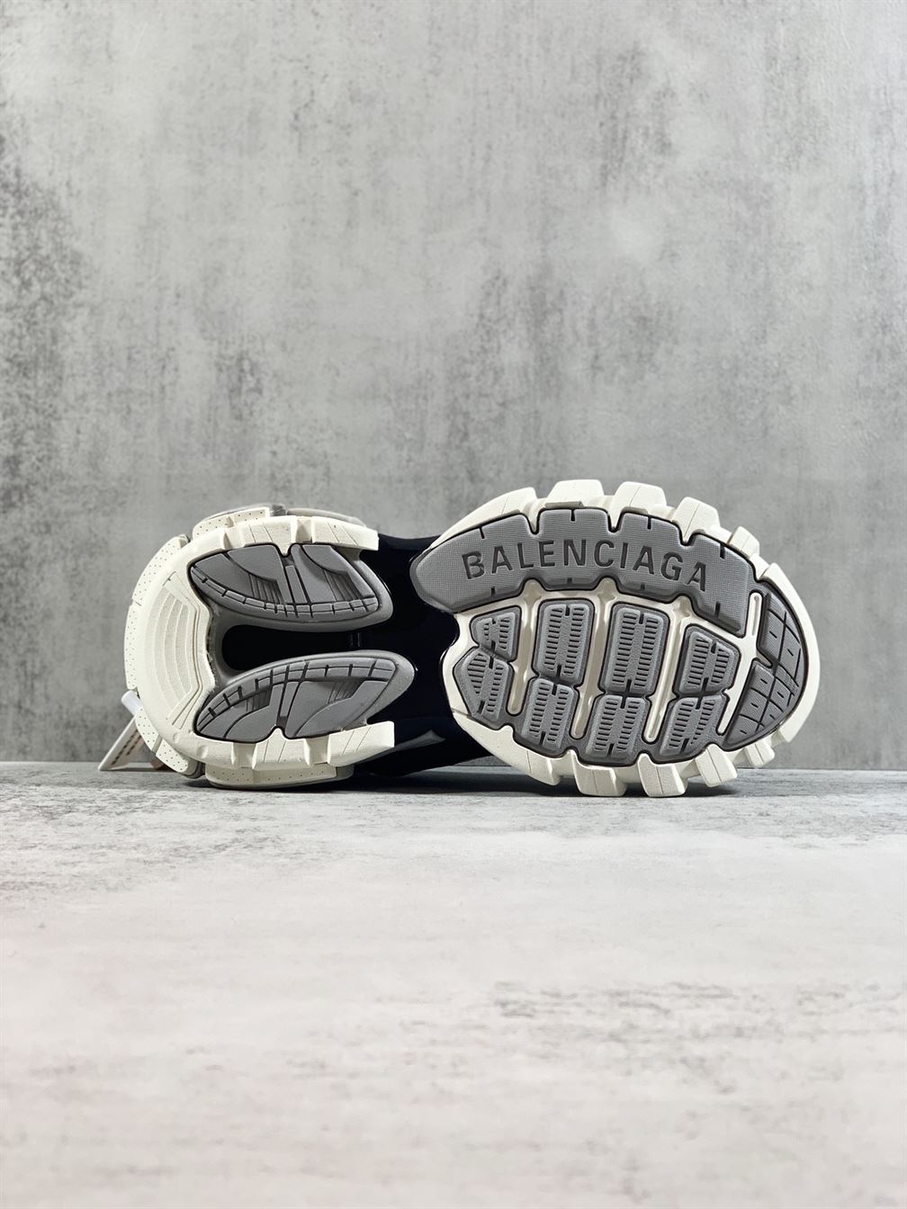 BALENCIAGA TRACK 3.0 SNEAKERS IN WHITE/GREY/BLACK – BLA003