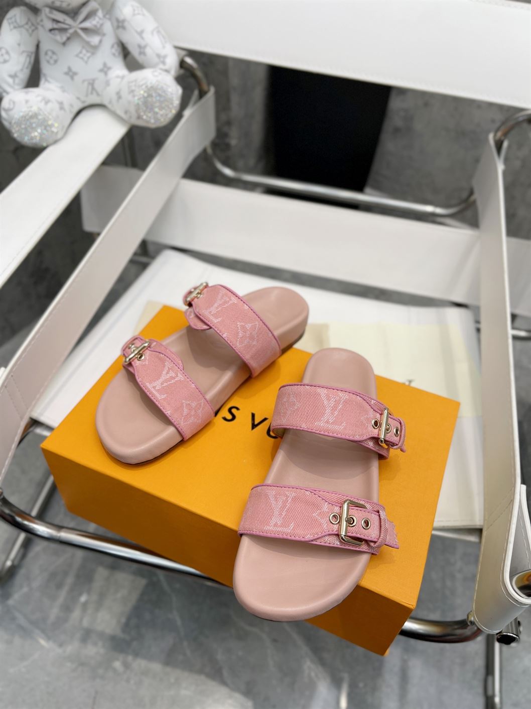 LOUIS VUITTON BOM DIA FLAT MULE – LVSD037