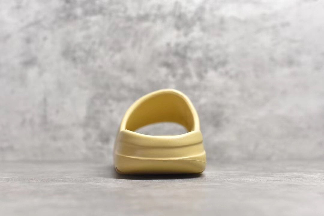 Yeezy Slide Desert Sand