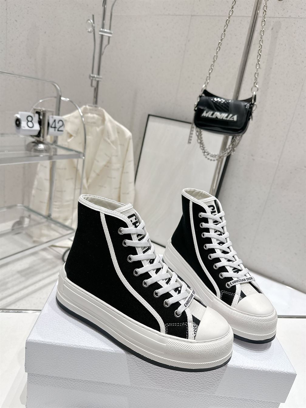 DIOR WALK’N’DIOR HIGH-TOP PLATFORM SNEAKER – DO117