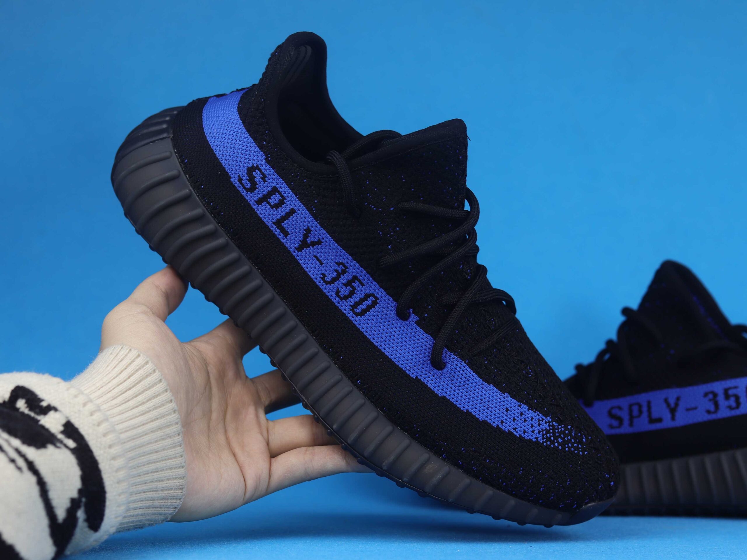 adidas Yeezy Boost 350 V2 Dazzling Blue