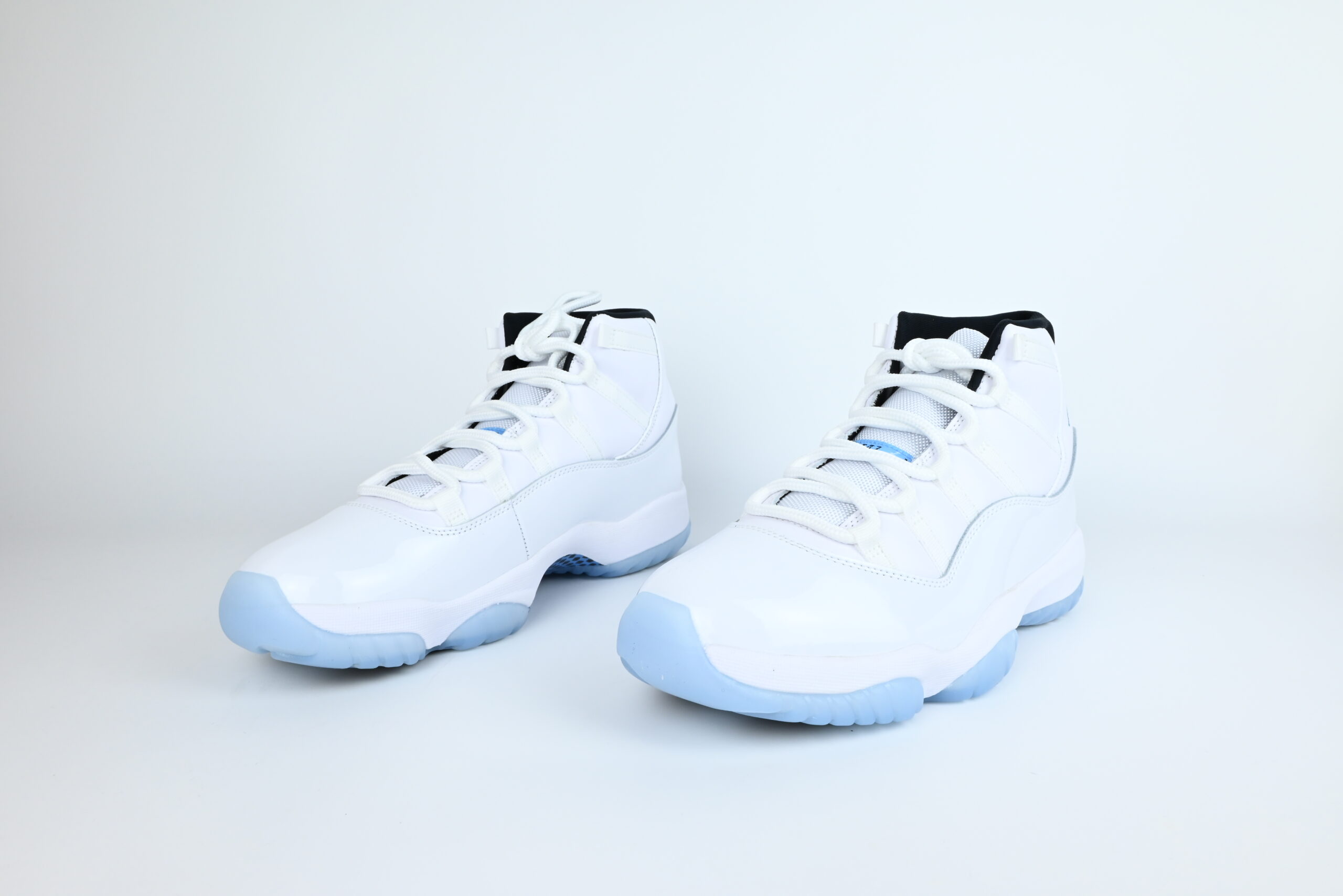 Air Jordan 11 “Legend Blue” (Columbia)
