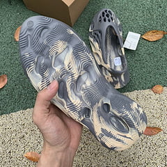 Adidas Yeezy Foam RNNR MXT Moon Gray