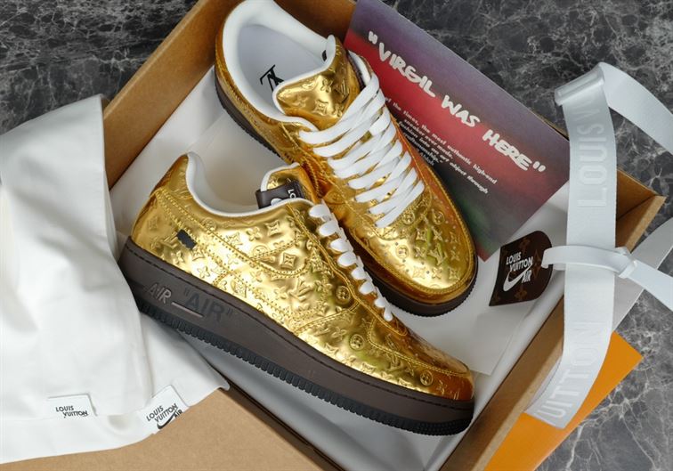 LOUIS VUITTON X NIKE AIR FORCE 1 LOW-TOP SNEAKERS IN GOLD – LVS114