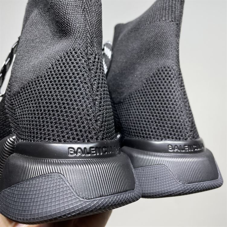 BALENCIAGA MEN’S SPEED 2.0 LACE-UP RECYCLED KNIT SNEAKER IN BLACK – BLA031