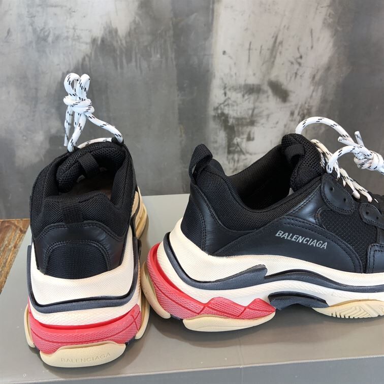BALENCIAGA TRIPLE S IN BLACK – BLA028