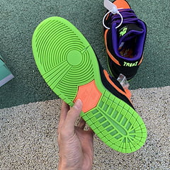 Nike SB Dunk Low Night of Mischief Halloween