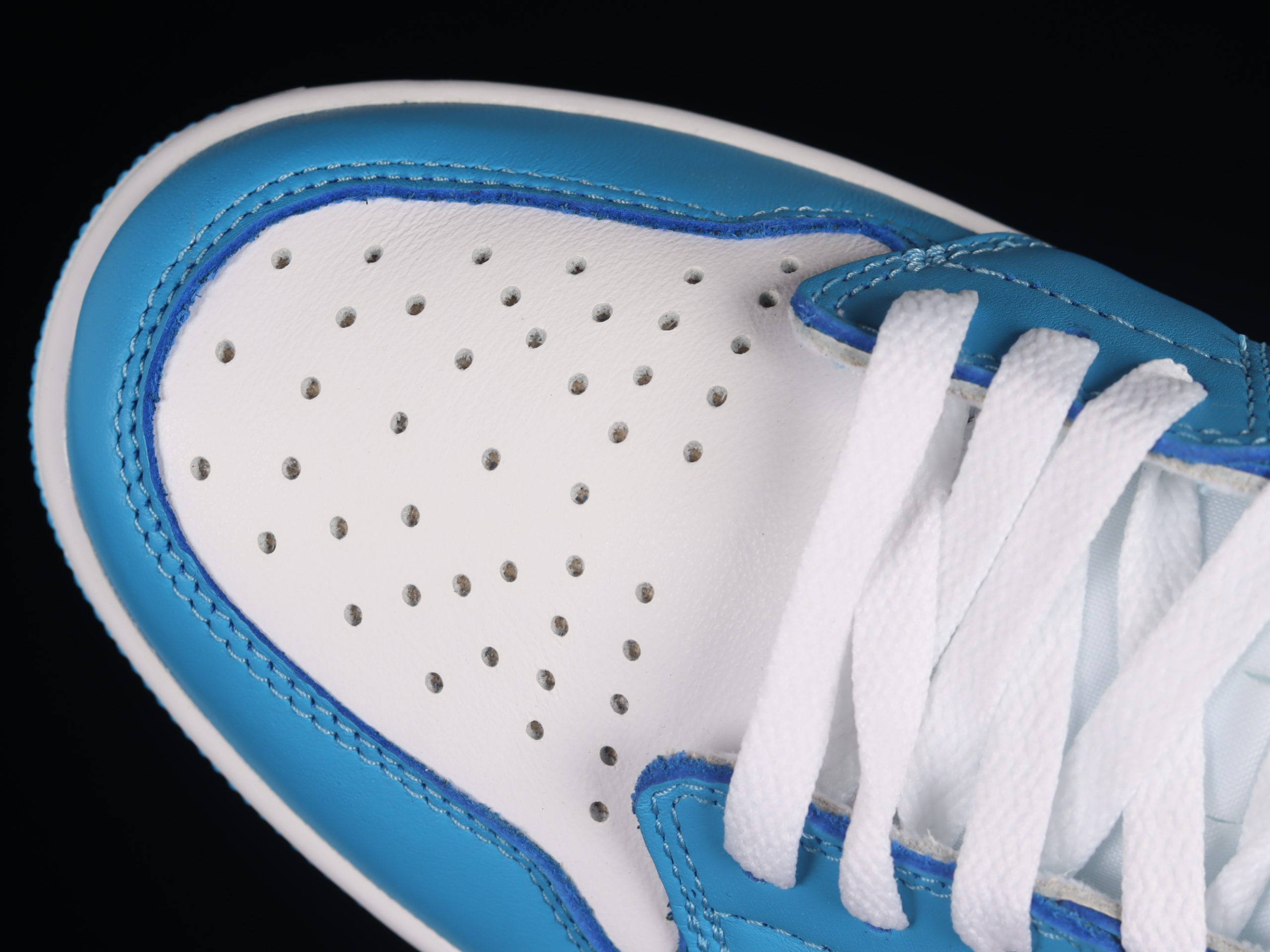 Jordan 1 Low SB UNC