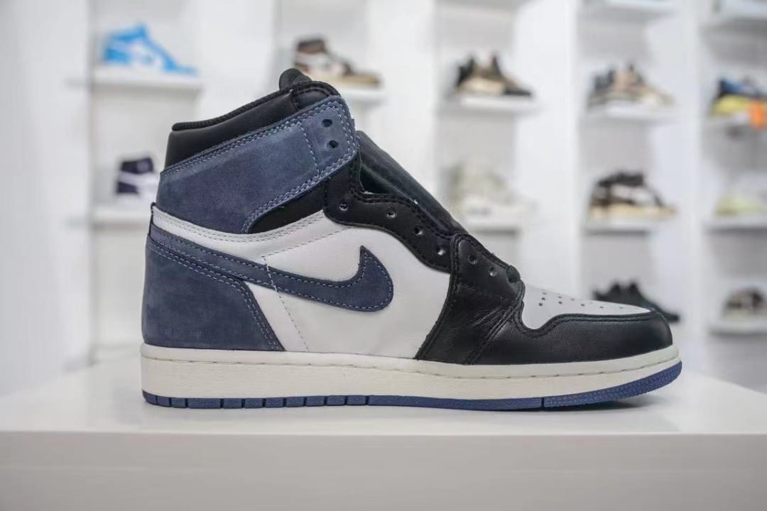 Air Jordan 1 Retro High Blue Moon