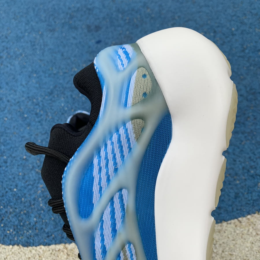 adidas Yeezy 700 V3 Arzareth