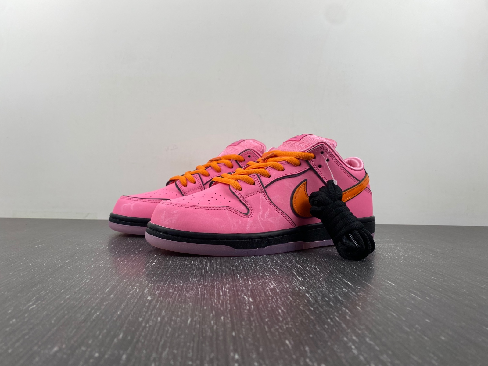 The Powerpuff Girls x Nike SB Dunk Low “Blossom”