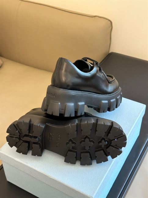 PRADA MONOLITH BRUSHED LEATHER LACE-UP SHOES – PRS059