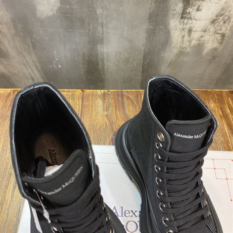 ALEXANDER MCQUEEN TREAD SLICK HIGH-TOP SNEAKERS – ALD025