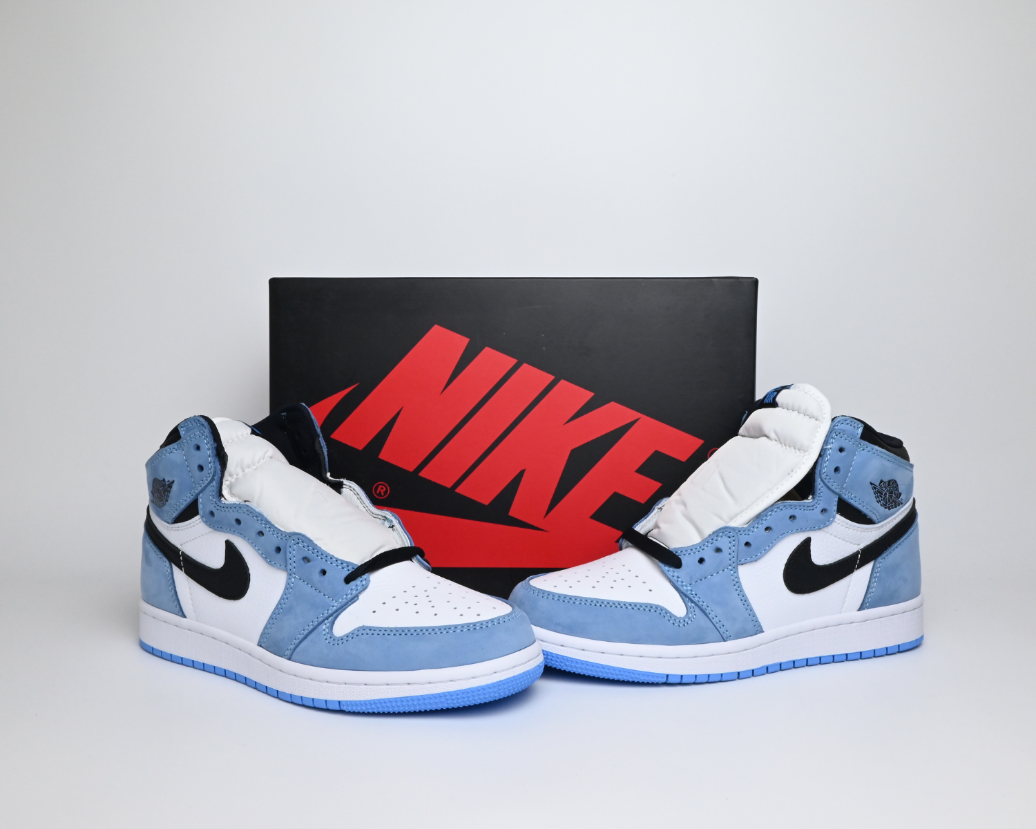 Jordan 1 Retro High White University Blue Black