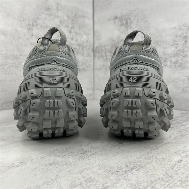 BALENCIAGA DEFENDER SNEAKER IN GREY – BLA047