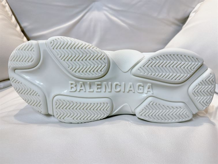 BALENCIAGA TRIPLE S LAMBSKIN SNEAKERS – BLA080