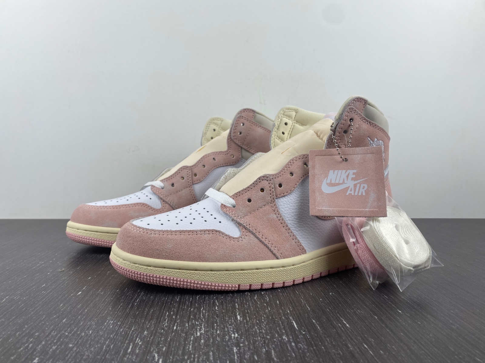 Air Jordan 1 Retro High OG “Washed Pink”