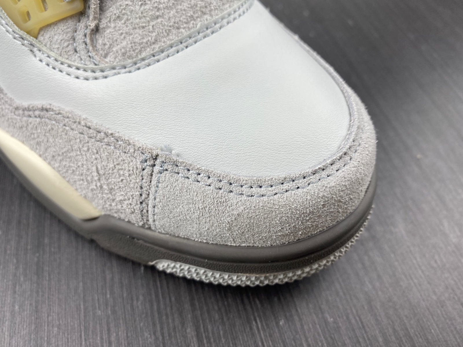 Air Jordan 4 SE Craft Photon Dust