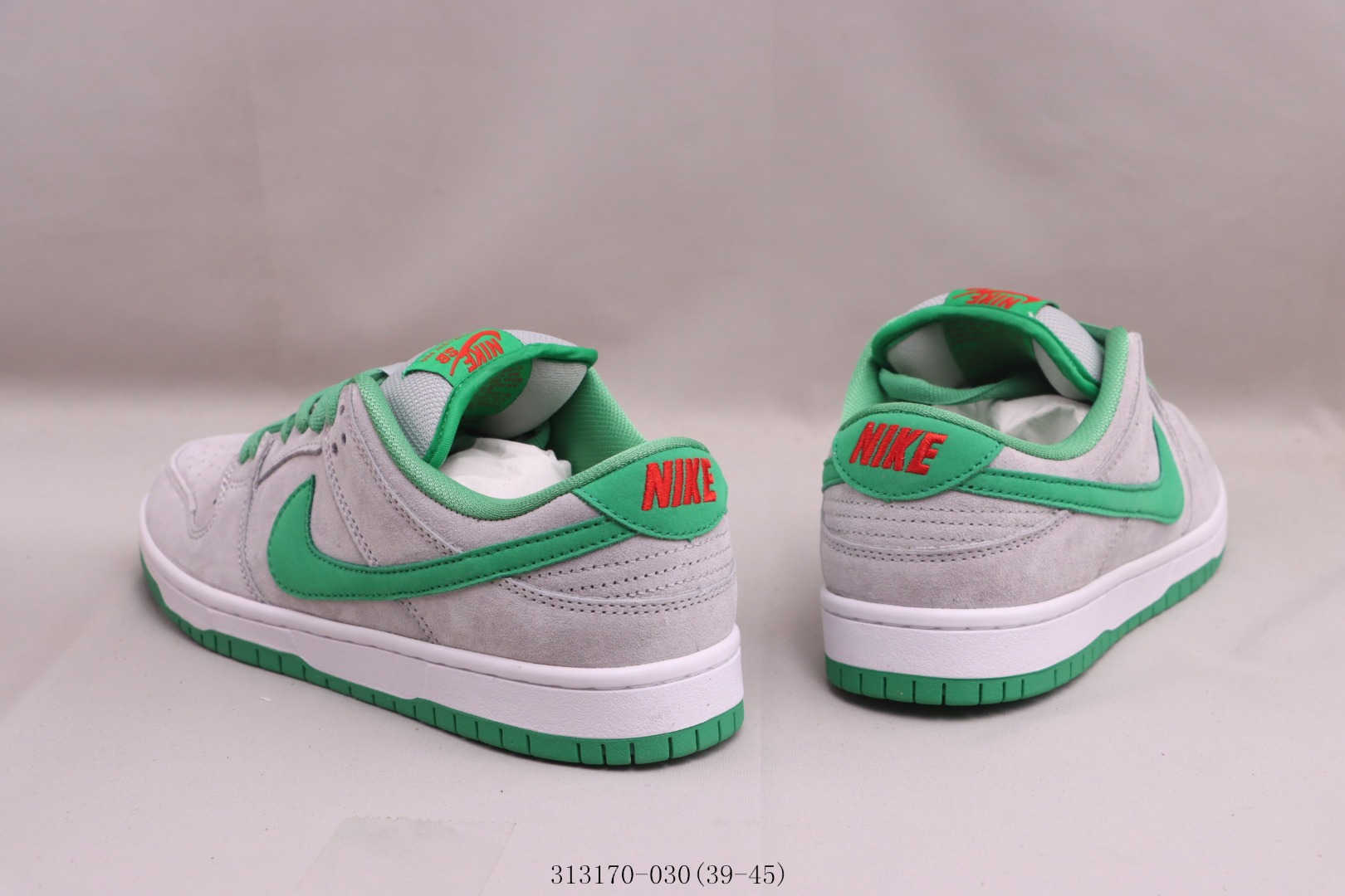 Nike SB Dunk Low Medusa