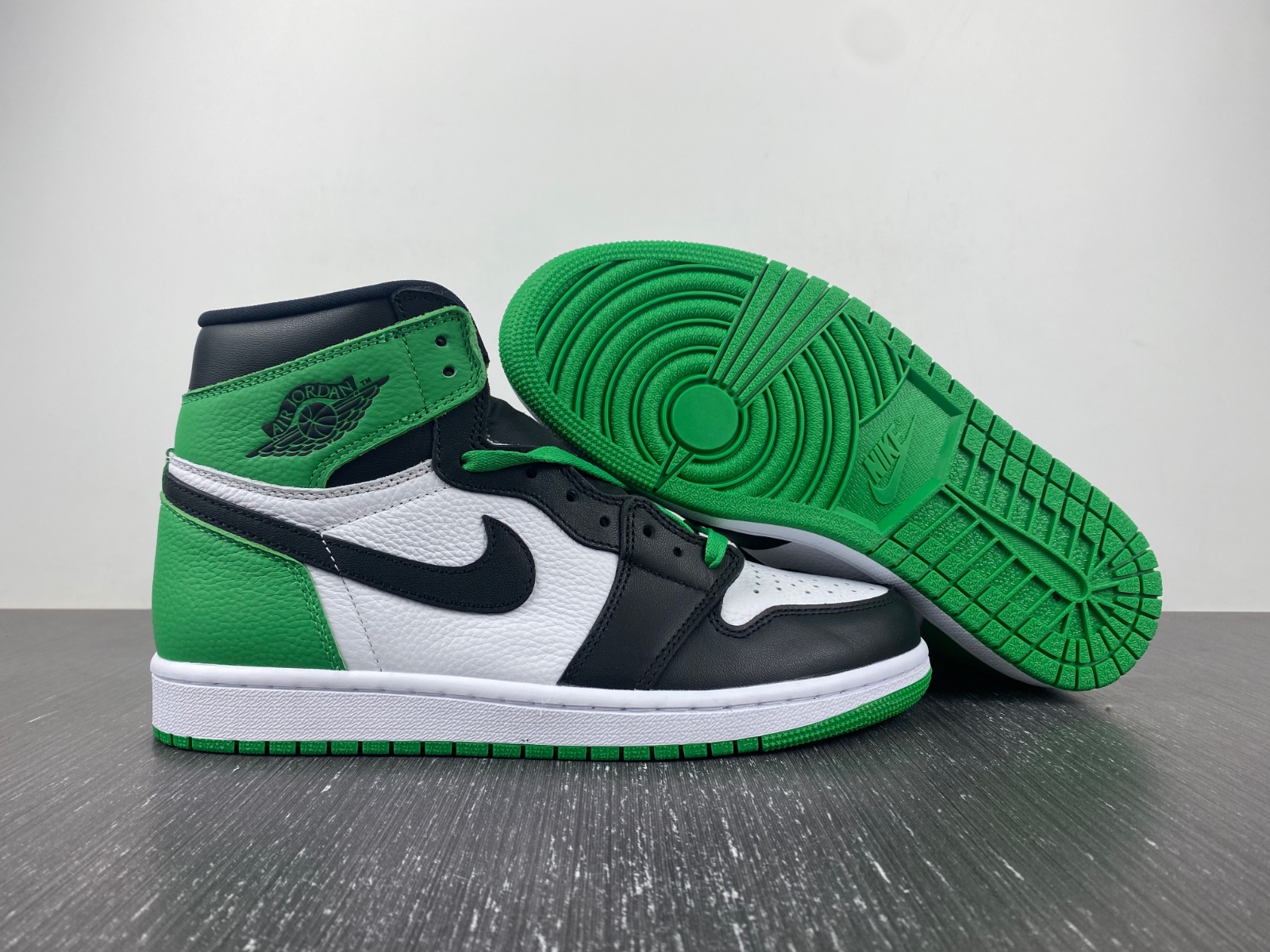 Air Jordan 1 High “Lucky Green”