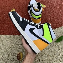 Air Jordan 1 University Gold