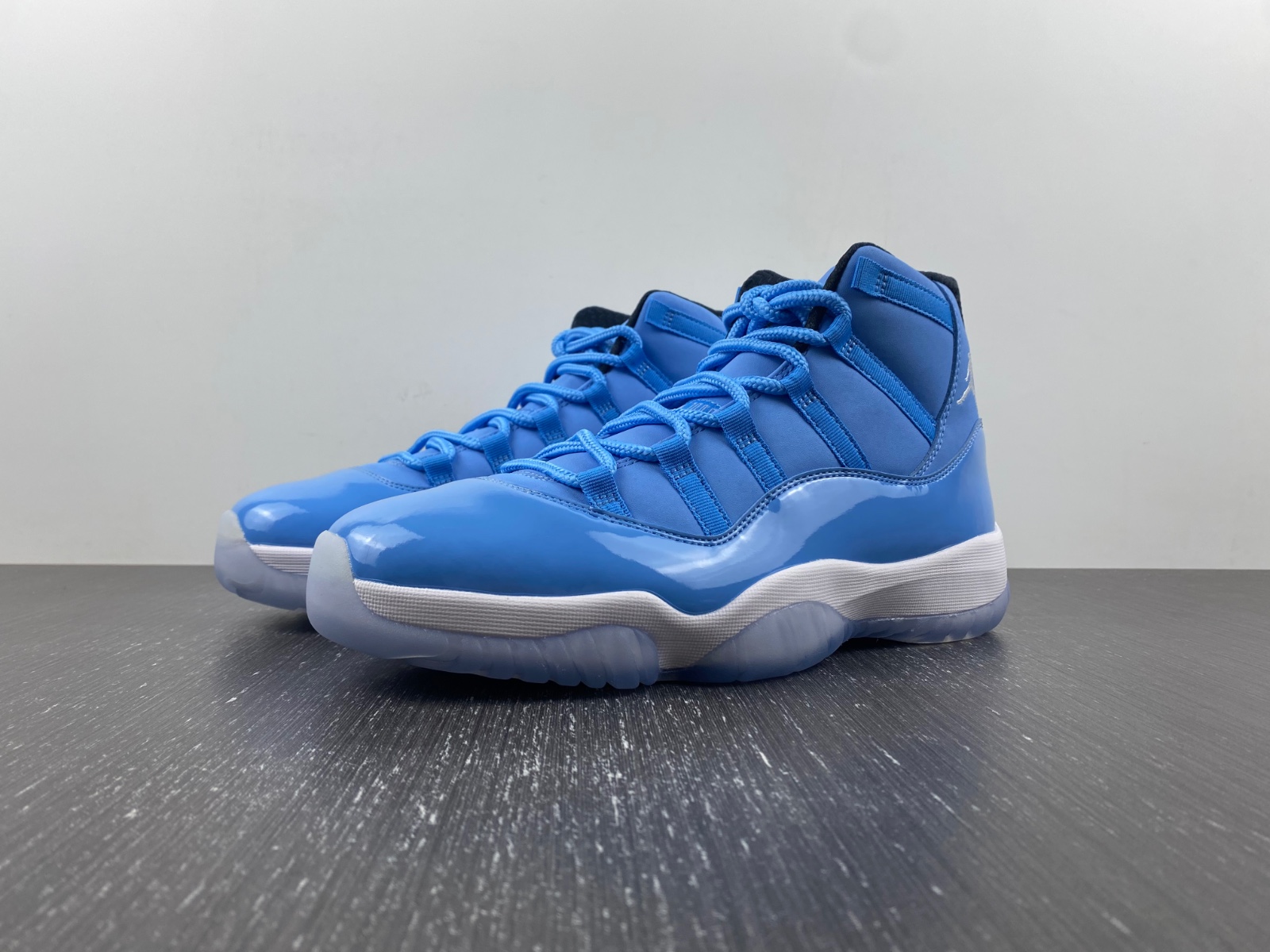 Air Jordan 11 Retro ‘Pantone’