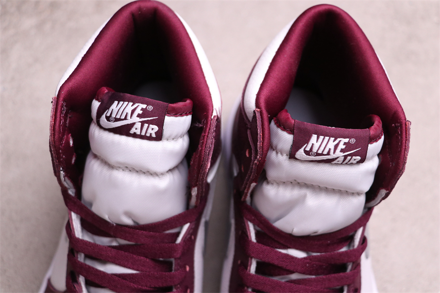 Jordan 1 Retro High OG Bordeaux