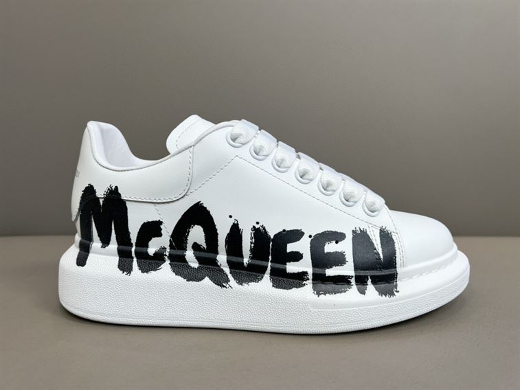 ALEXANDER MCQUEEN GRAFFITI OVERSIZED SNEAKER IN WHITE – ALD020